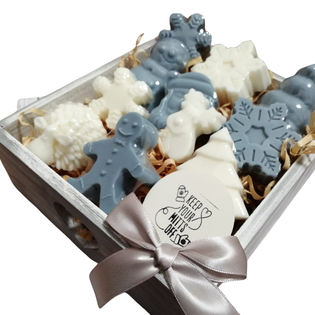 Caja madera con velas navideñas